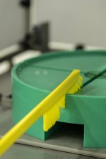 Vikan kartáč ruční tenký průtokový dl.rukojet S/bílý 41975