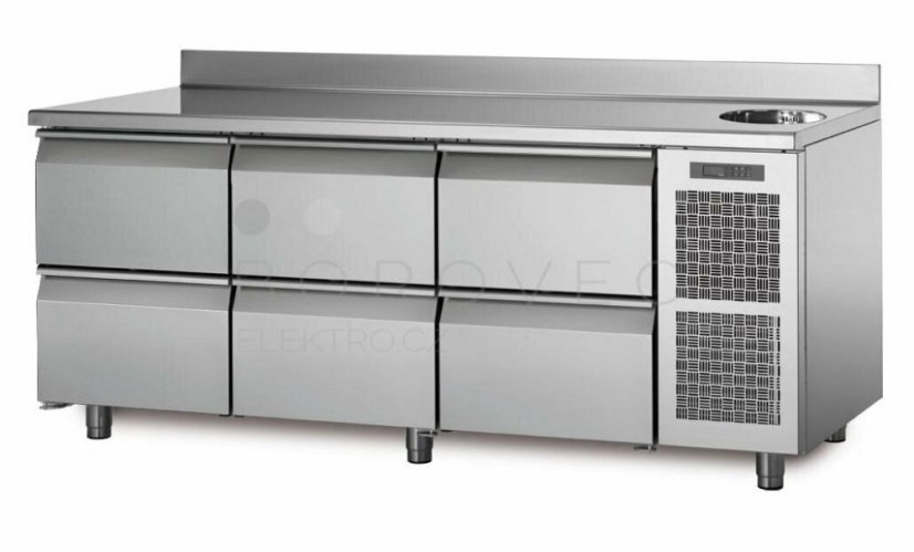 Coldline chladící stůl TA17/6MS s deskou, dřezem a zadním lemem Coldline chladící stůl TA17/6MS s deskou, dřezem a zadním lemem