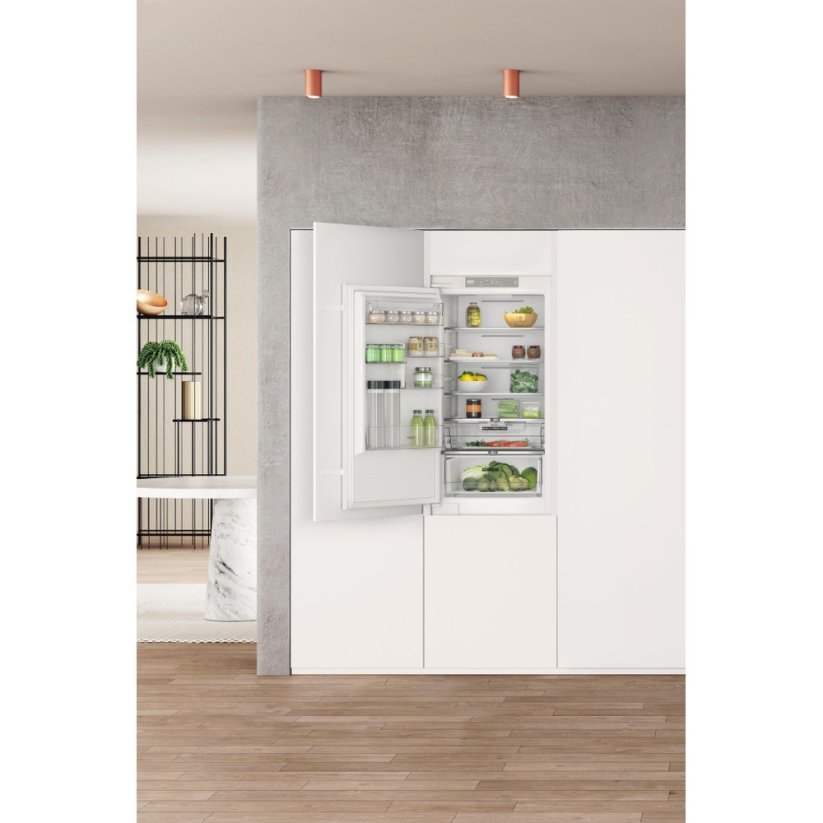 Vestavná chladnička Whirlpool WHC18T322