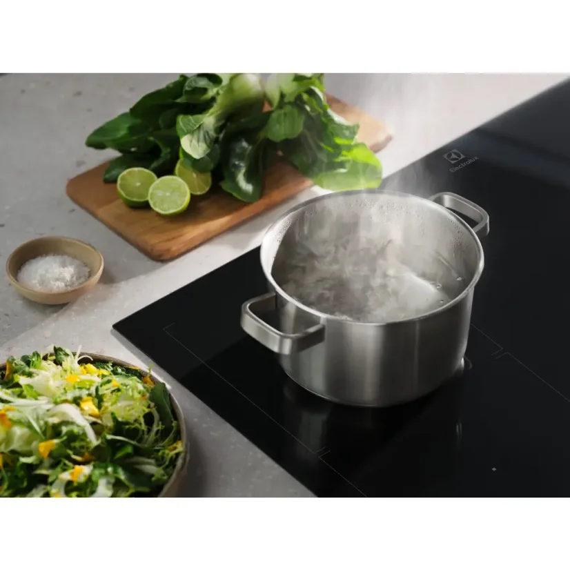 Indukční varná deska Electrolux EIS67453