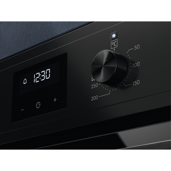 Vestavná trouba Electrolux EOF3H40H