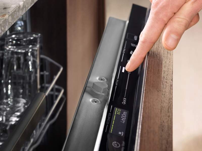 Vestavná myčka nádobí Electrolux 700 FLEX MaxiFlex EEM63310L