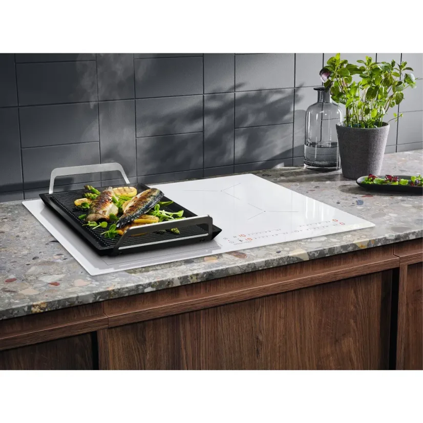 Indukční varná deska Electrolux EIV63440BW