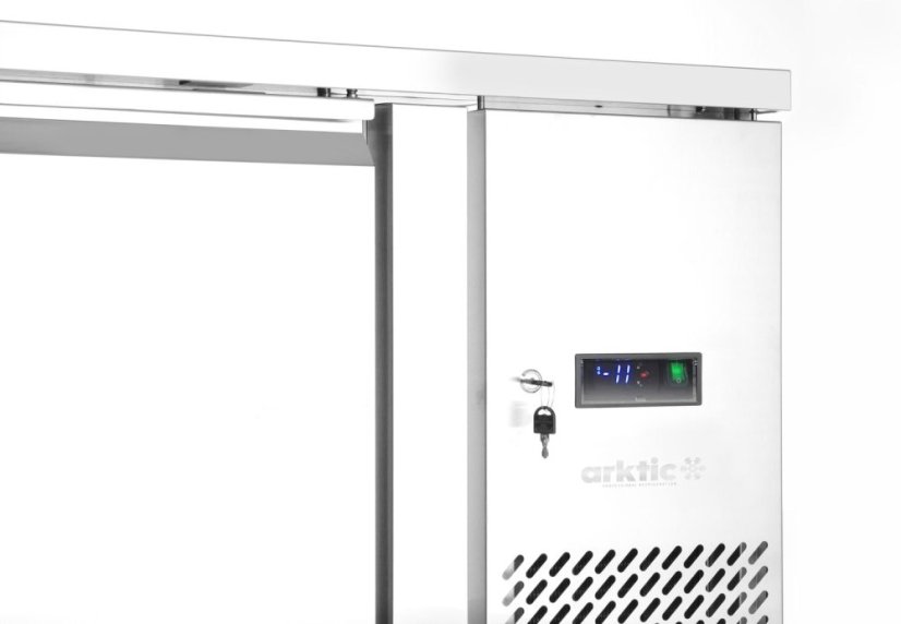 Chladicí pult, 3 dveře, Arktic, Profi Line, 334L, 230V/400W, 700x1795x(H)839mm