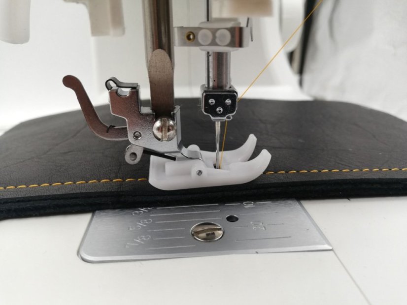Šicí stroj Veritas Power Stitch 32T