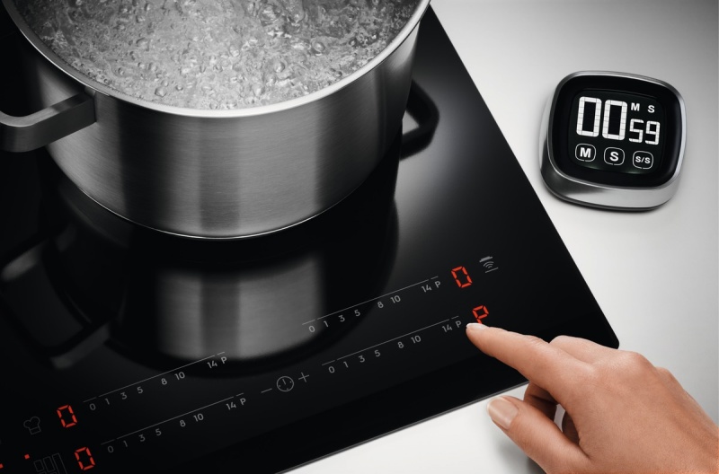 Indukční varná deska Electrolux EIV835