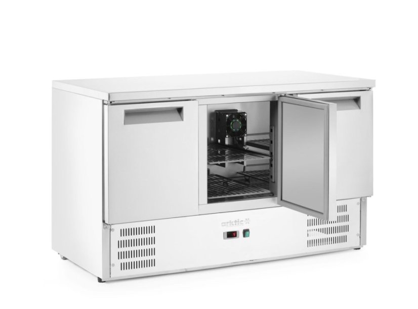 Třídveřový chladicí stůl s pracovní deskou a podstavcem, Arktic, 219L, 230V/152W, 700x1365x(H)855mm