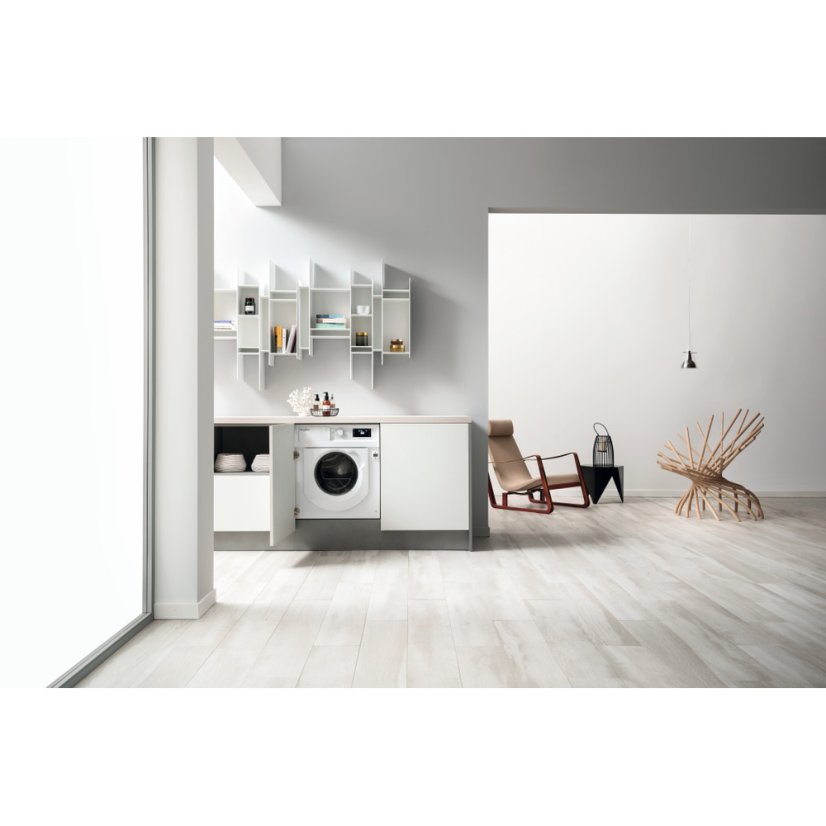Pračka Whirlpool BIWMWG71483EEUN