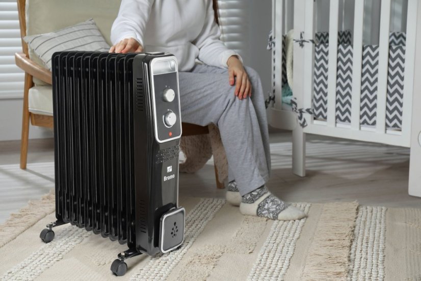 Olejový radiátor G21 Bromo černý, 11 žeber, 2500 W