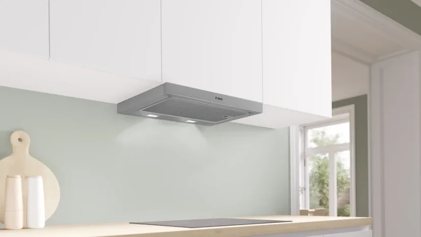 Výsuvná digestoř Bosch DFR067A52