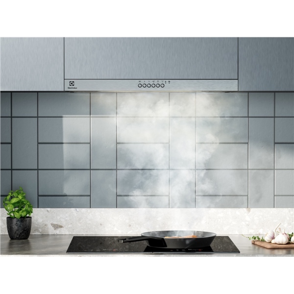 Výsuvná digestoř Electrolux LFP616X