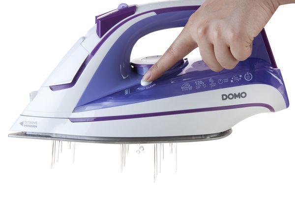 Žehlička DOMO DO7052S