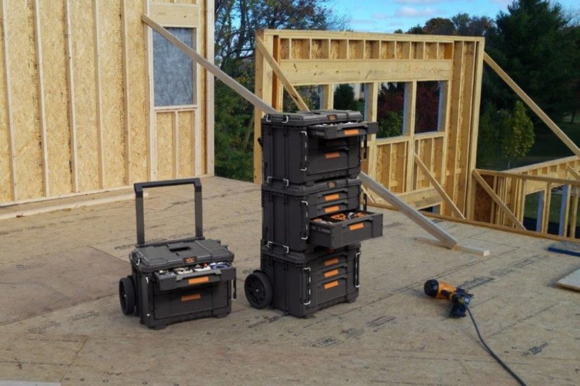 Box Keter ROC Pro Gear 2.0 se třemi zásuvkami