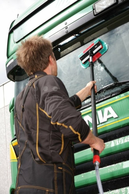 Vikan auto-kartáč průtokový měkký 280 mm černý 524752