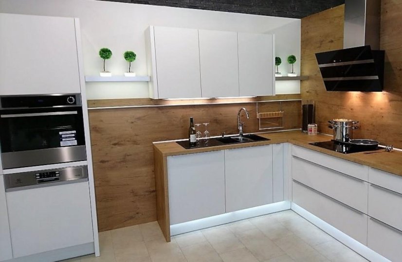 Komínová digestoř Faber STEELMAX EV8 BK/X A80