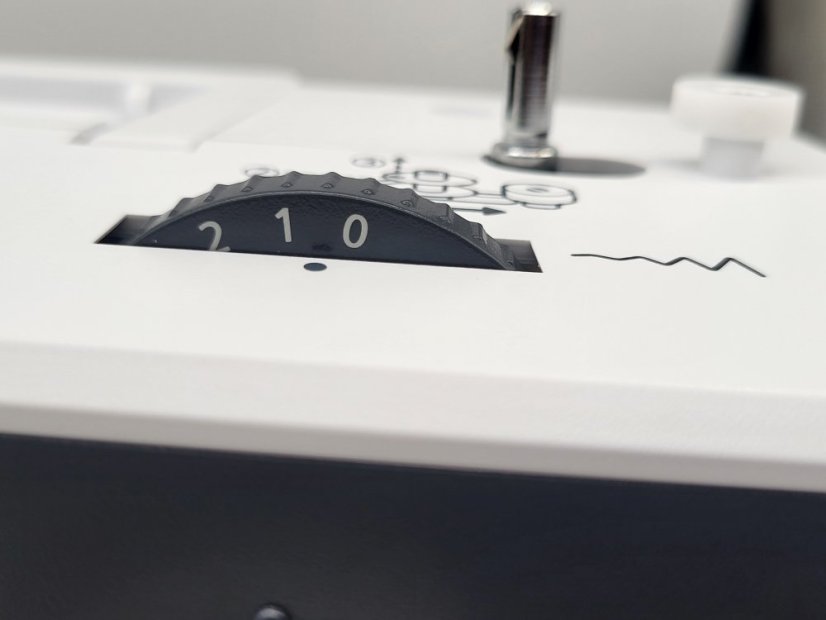 Šicí stroj Veritas Power Stitch 32T